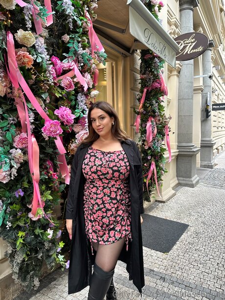 Hildaschmidt model naked photos