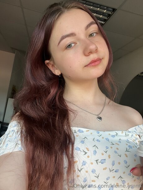 Kleine Emmi porn model img