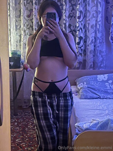 Kleine Emmi model perfect archive