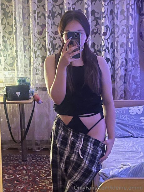 Kleine Emmi pornstar sex galleries