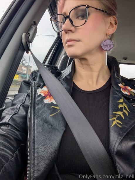 Miz Hell high quality star picture