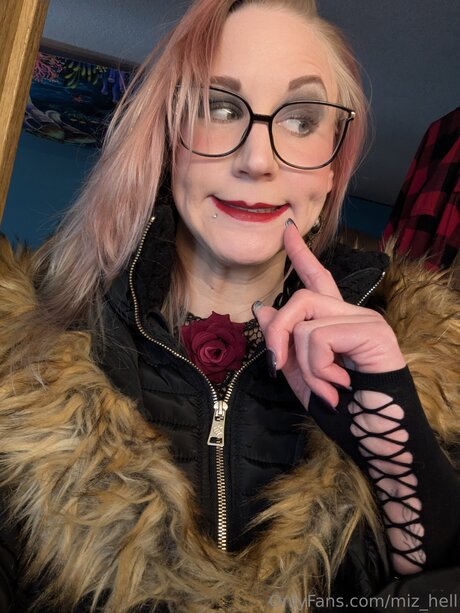 Miz Hell beautiful star photo