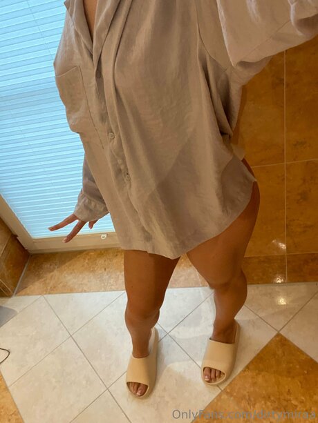 Dirtymiraa nude pornstar picture