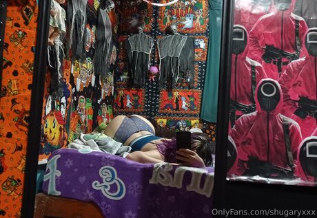 Shugaryxxx model pornographic images
