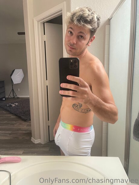 Chasingmavlee adult model pic