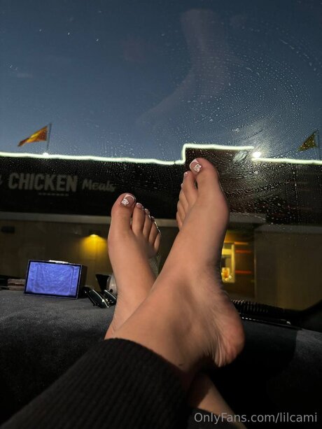 Lilcami model adult photo