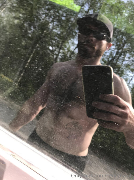 Cenryhavill nudes actress pics