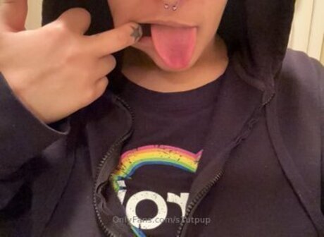 S1utpup nudes star photos