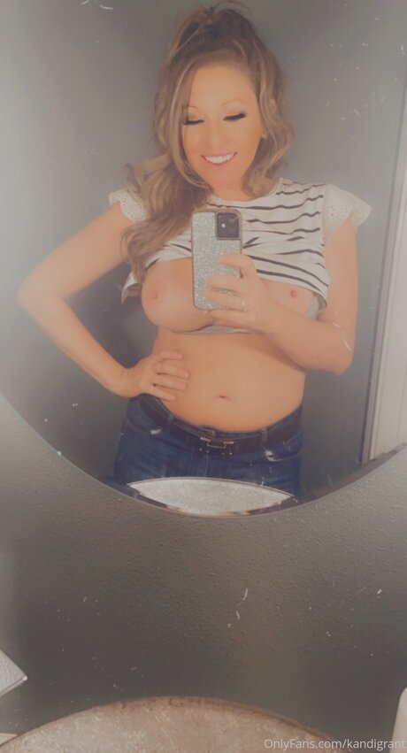 Kandigrant model hot pictures