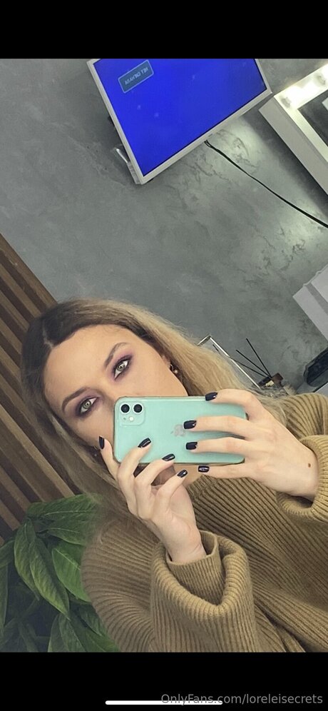 Loreleisecrets pornstar naked images