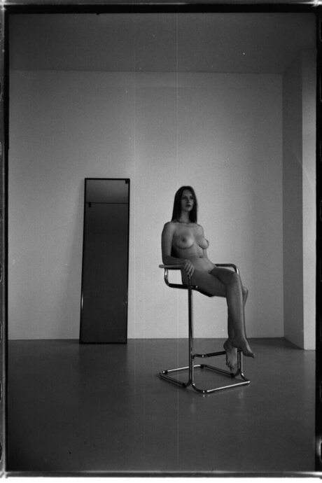 Inlikoris nudes model img