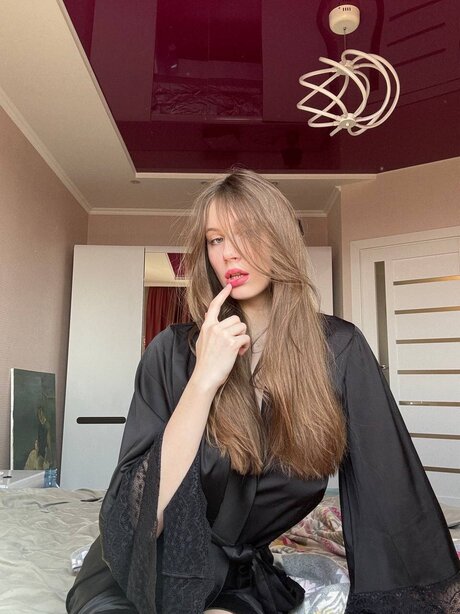 Inlikoris model hot pic