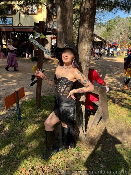 Marilunafansfree star naked photo