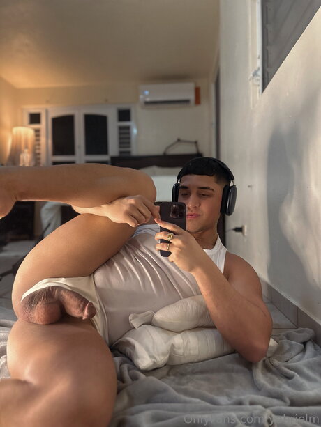 Yahrielm star high quality gallery