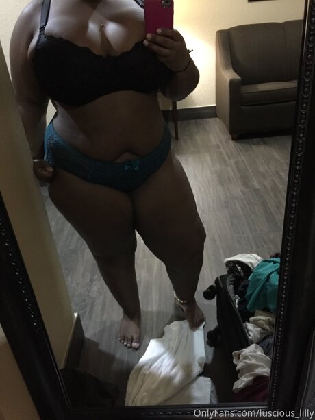 Luscious Lilly free actress images