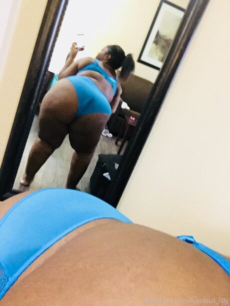 Luscious Lilly pornstar hot images