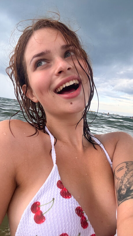 Pineappleri model free gallery