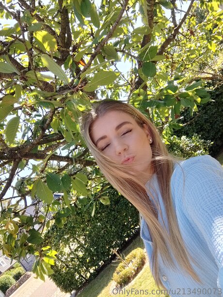 Nina Bella sex actress img