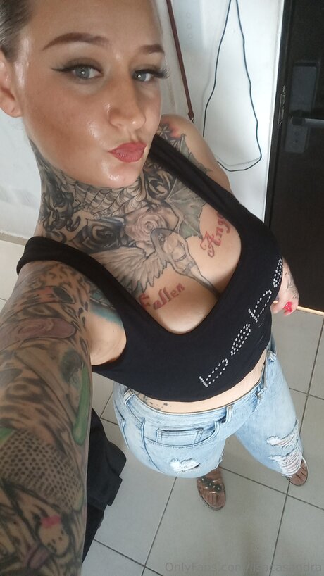 Lisacasandra model nude images