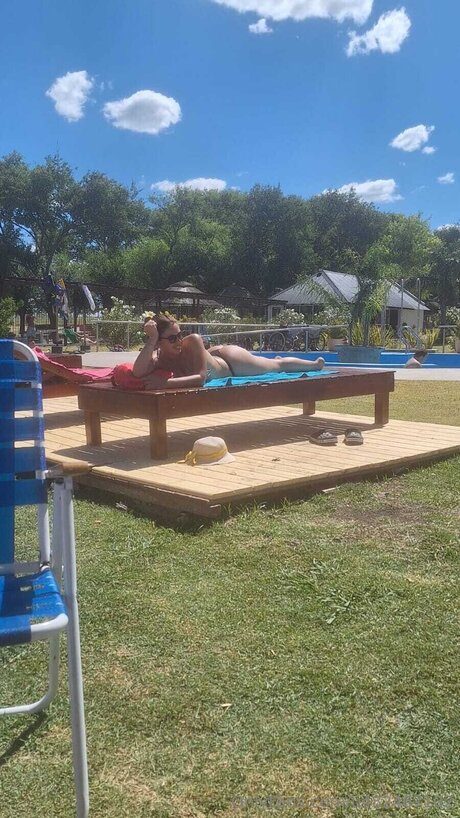 Alelilove pornstar erotic img