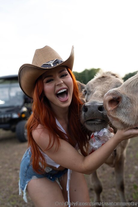 Sinatramonroeoftv hot model pics