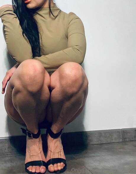 Lauradance model naked pics