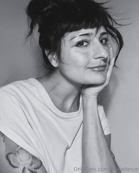 Lauradance hot star gallery