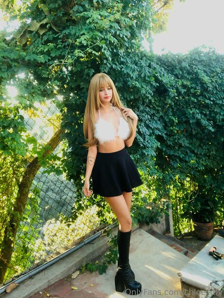 Chloe Mv art actress pics