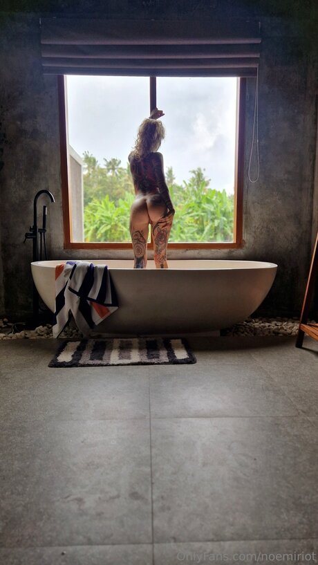 Noemiriot sex star picture