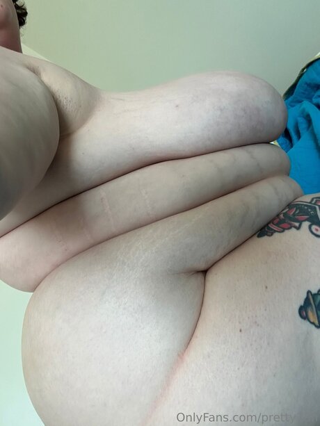 Pretty38h naked model galleries