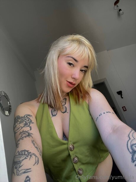 Yumi Lola sex pornstar archive