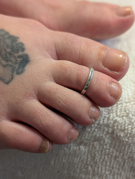 Barefoot Bunny B pornstar adult image