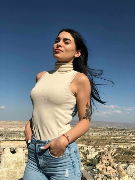 Mavissss porn model galleries