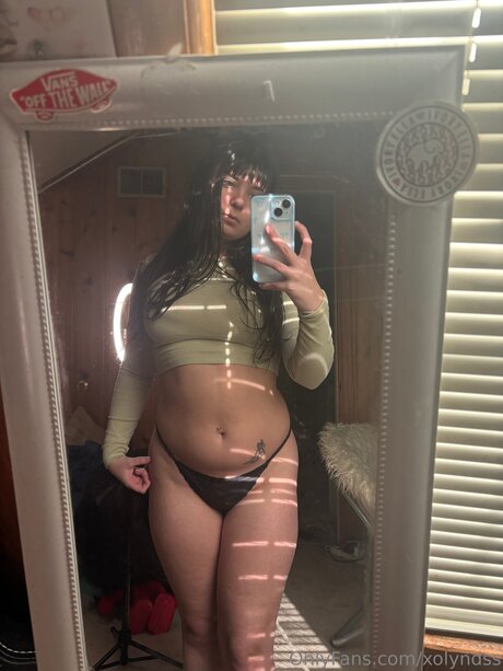 Xolyndss model naked img