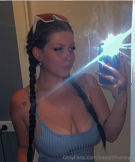 Sweetthoneyy pornstar exclusive img