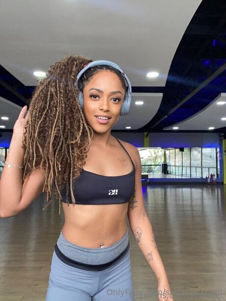 Stefania Small star free photos