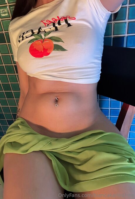 Biawhitefree star hot photos