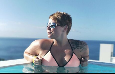 Night Switcher pretty star photo