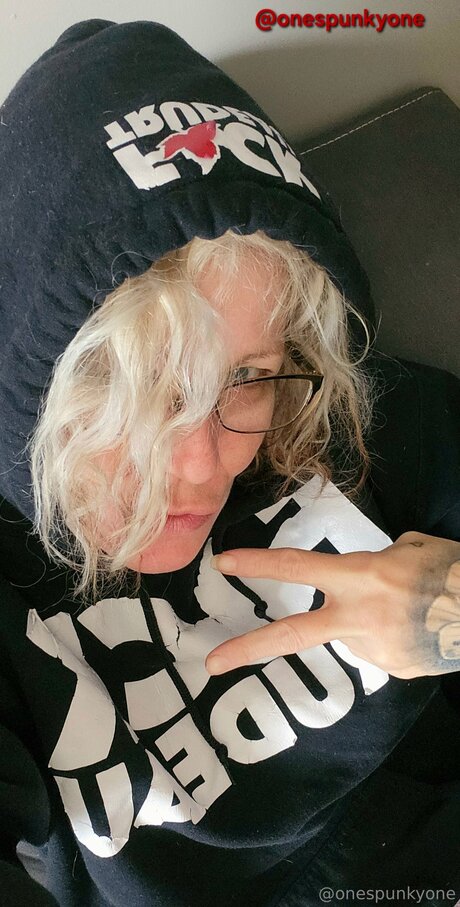 Onespunkyone xxx pornstar image