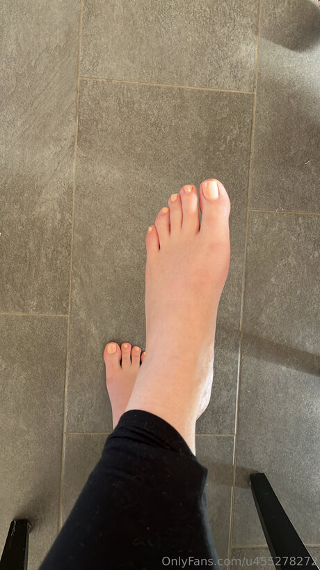 U455278272 model perfect photo