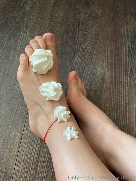 U455278272 art actress galleries