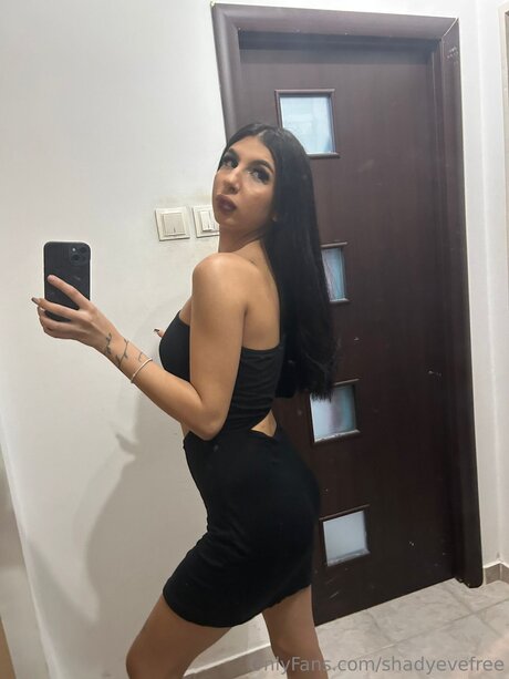 Shadyevefree sex model pic