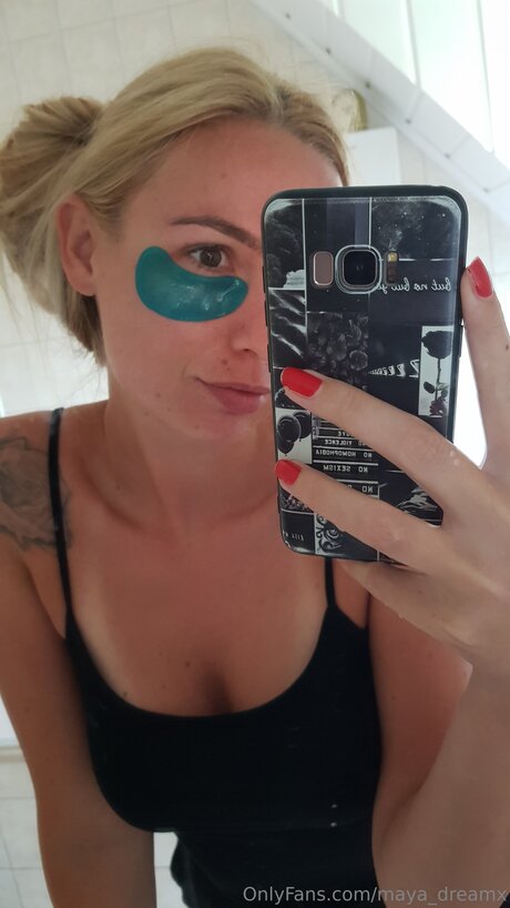 Maya Dreamx pornstar sexy pictures