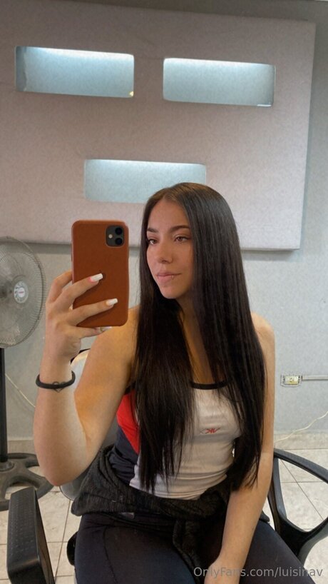 Luisinav art model pic