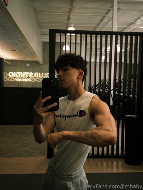 Jimbaby adult model pic