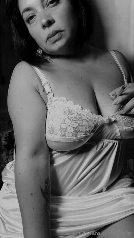 Linhgfer exclusive actress images