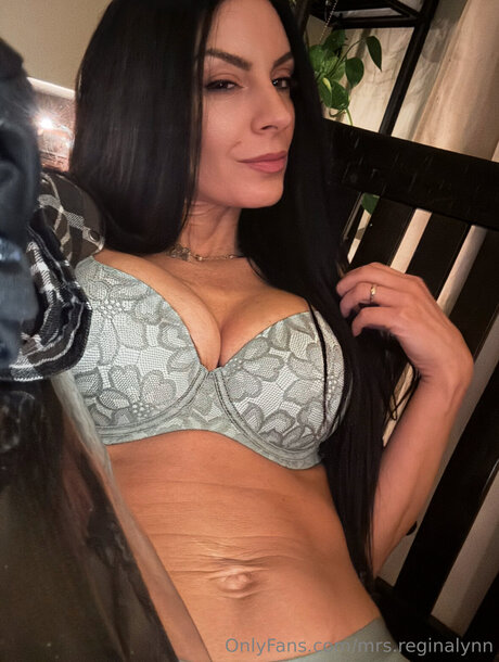 Mrs Reginalynn star high quality pic