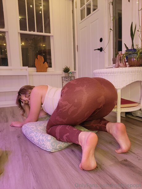 Tootsiepopt pornographic actress img