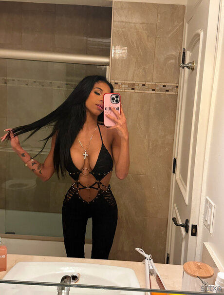 Sydneychasexo high quality pornstar images