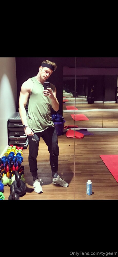 Tygeerr nude model pictures